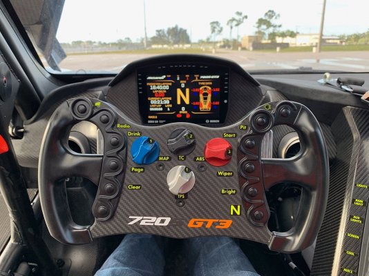 20190328_steeringwheel.jpg